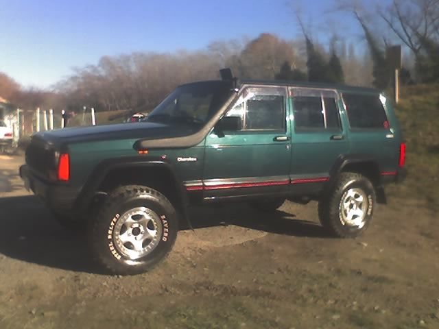 Jeep Cherokee Lifted 3. heres mine,3quot; lift (sky