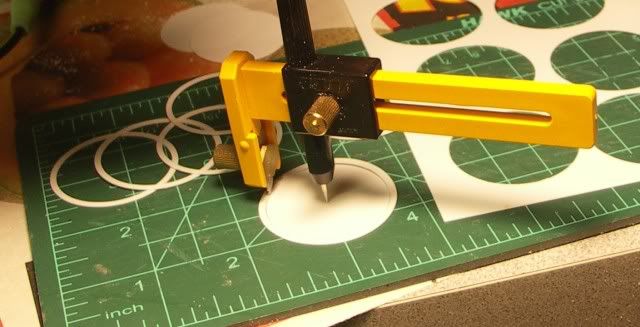 01Cuttingcircles.jpg