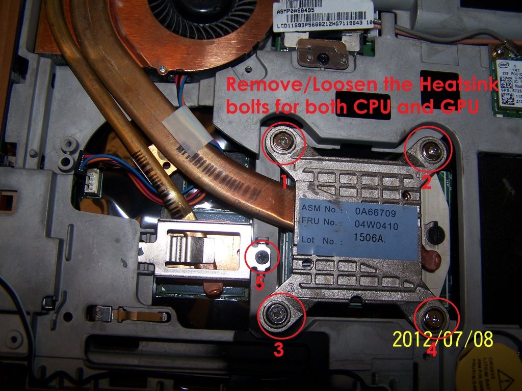 Step 10: Unplug the fan connector. Lift up the heatsink at an angle and slightly pull it out towards you.